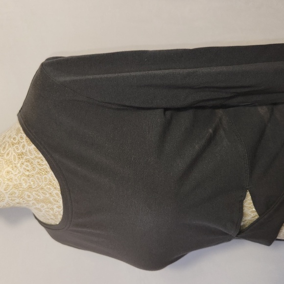 Victoria Sport Grey Long Sleeve Sheer Back Twist Front Cutout Crop Sports Top - Picture 4 of 13